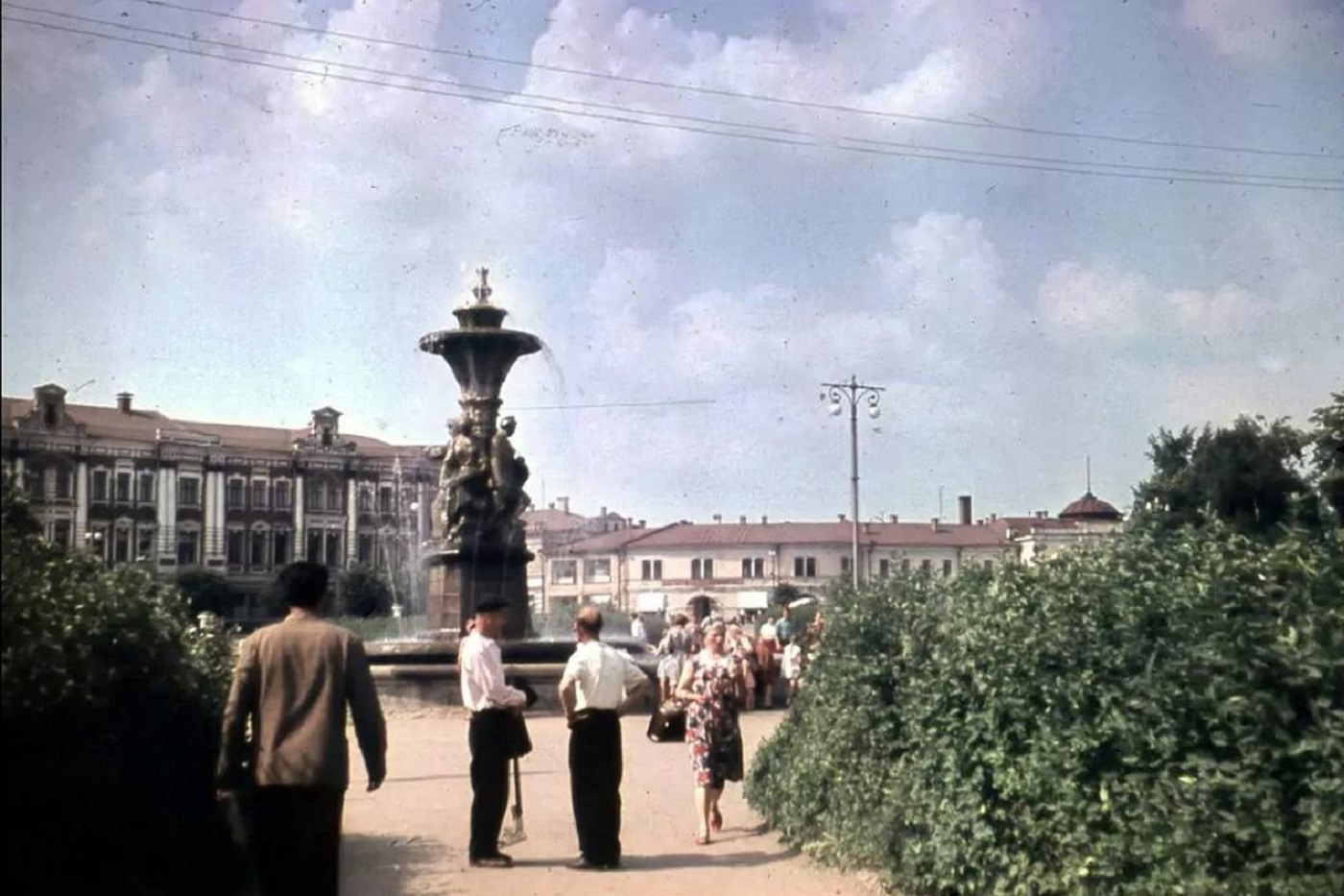 На площади Революции власти намерены восстановить фонтан