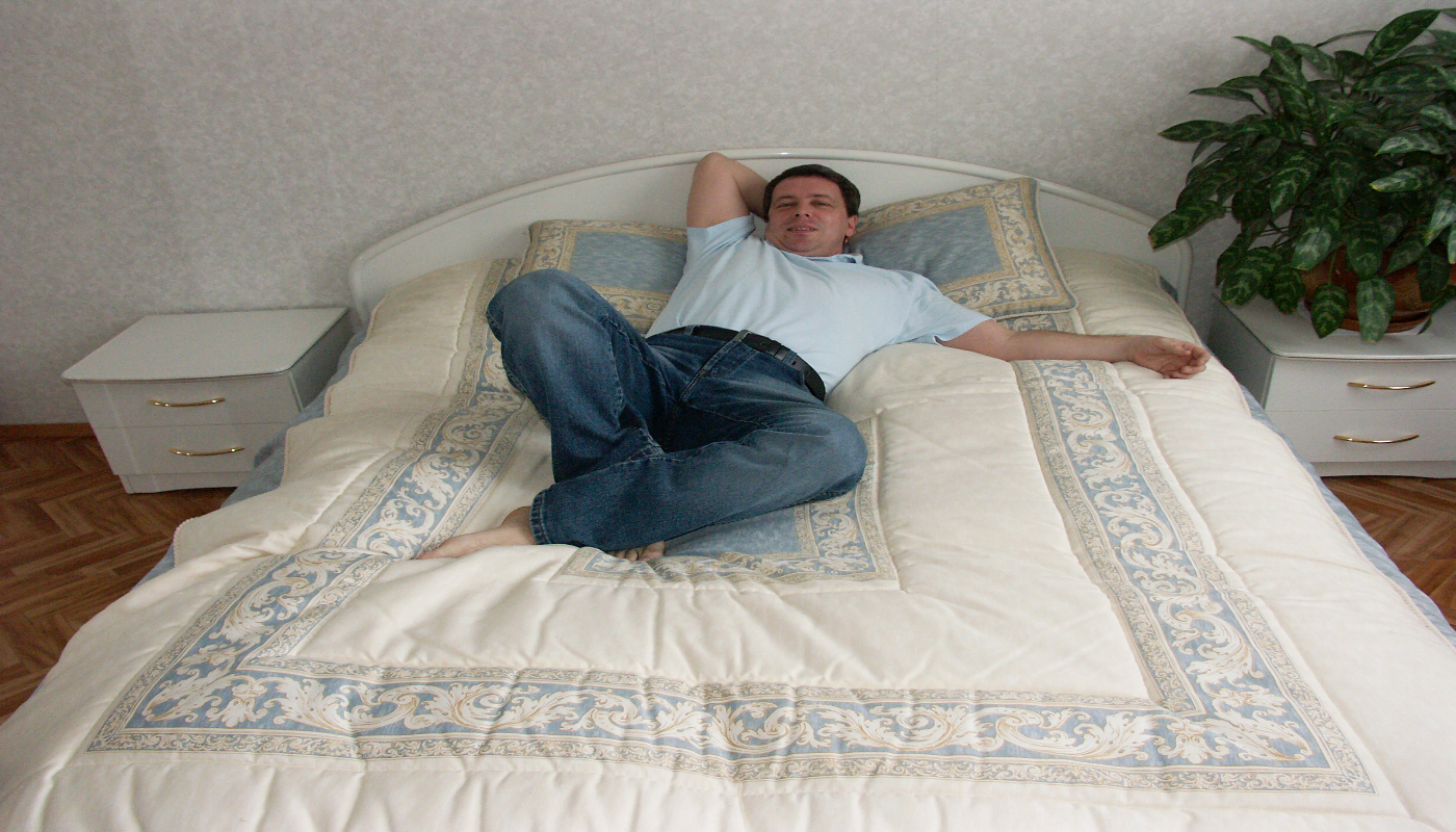 Ночная поза, которая крадет годы жизни: простая привычка, о которой молчат терапевты