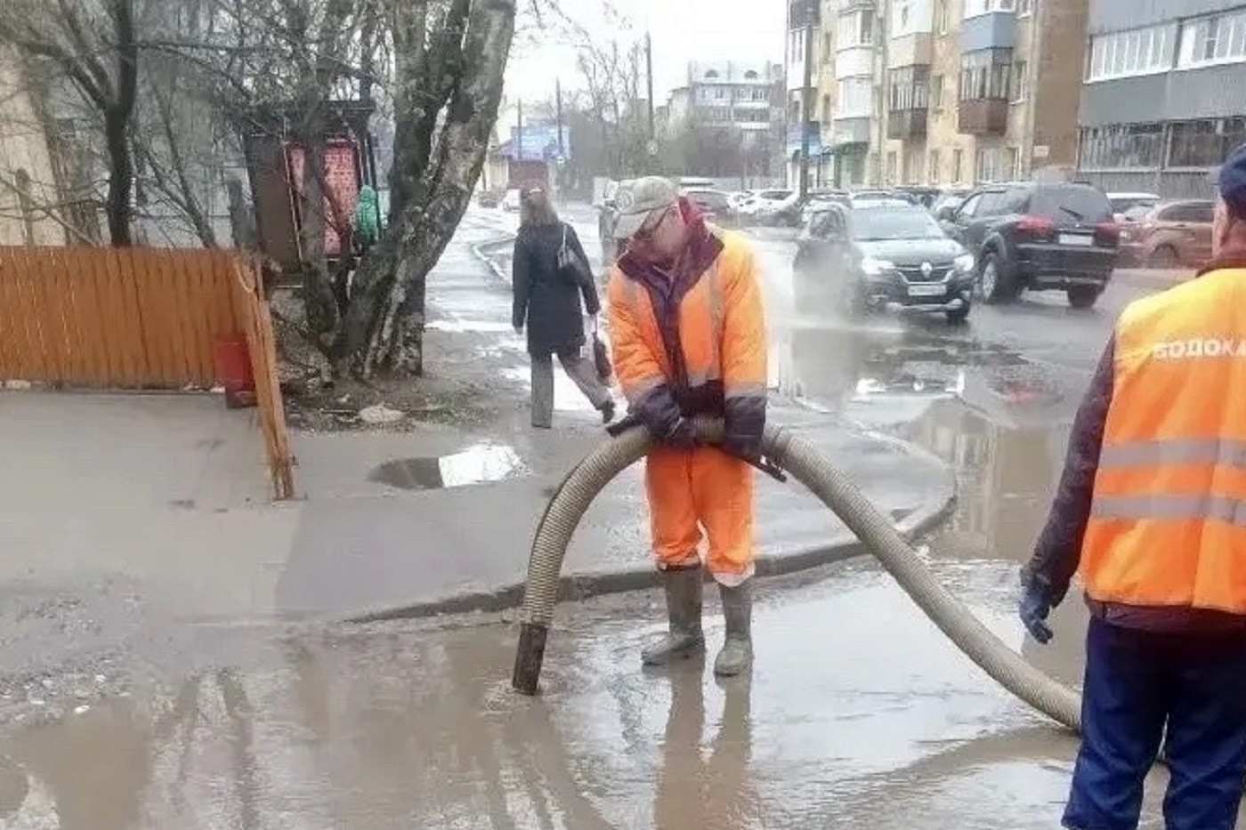 В Вологде ликвидируют подтопления после осадков