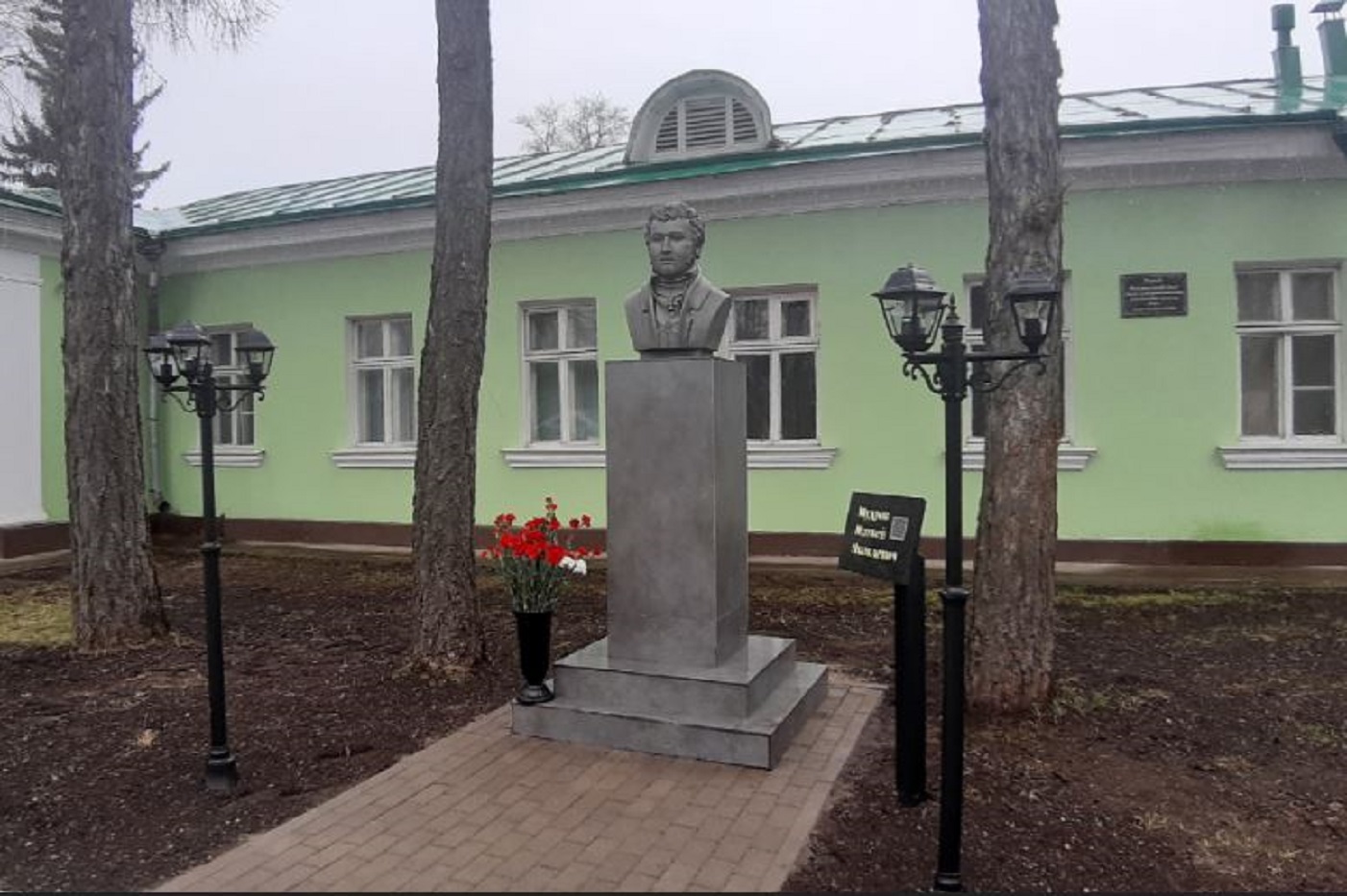 Бюст выдающемуся вологодскому врачу открыт сегодня в областном центре