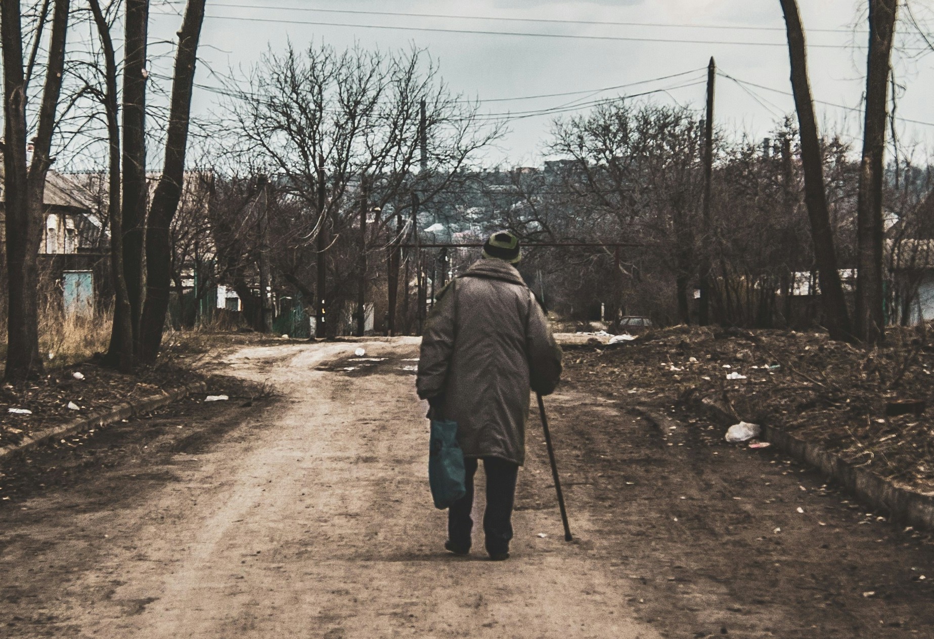 Пожилая вологжанка, оставшаяся без присмотра родных, получила помощь