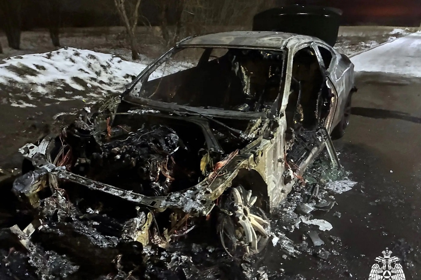 Два автомобиля спалили в Вологодской области