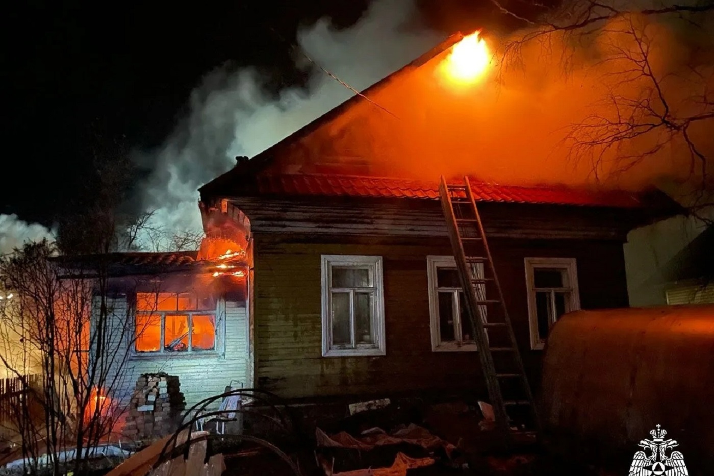 Три пенсионера остались без дома в Великом Устюге