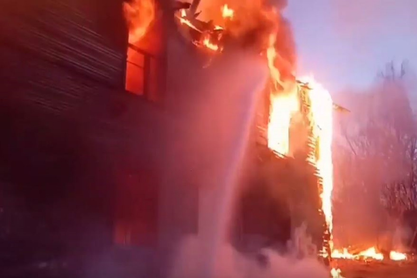 Крупный пожар произошел сегодня в Череповце