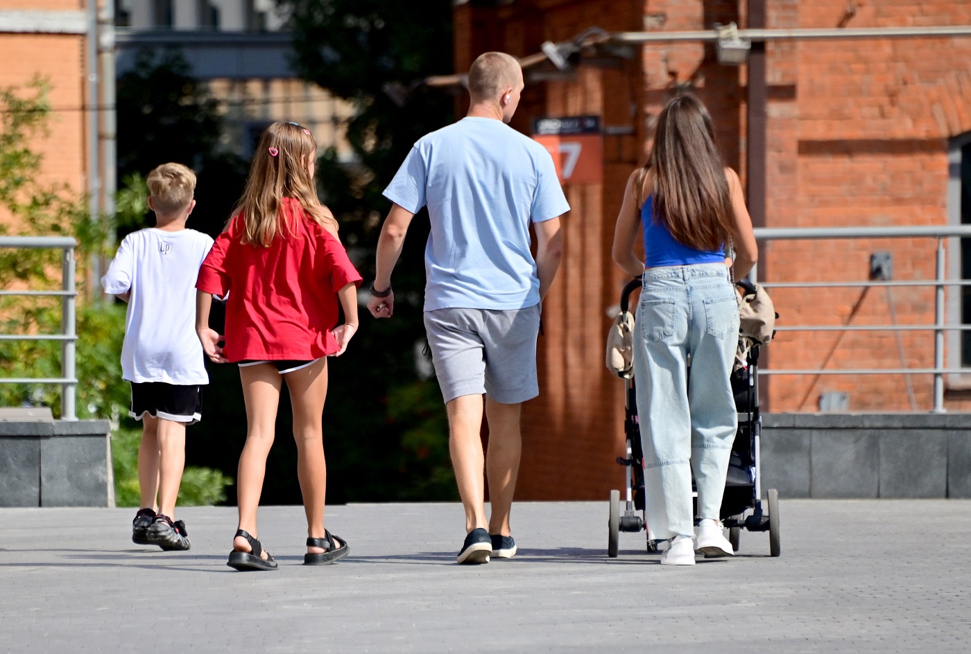 Вологодские многодетные семьи могут получить по 300 тысяч рублей