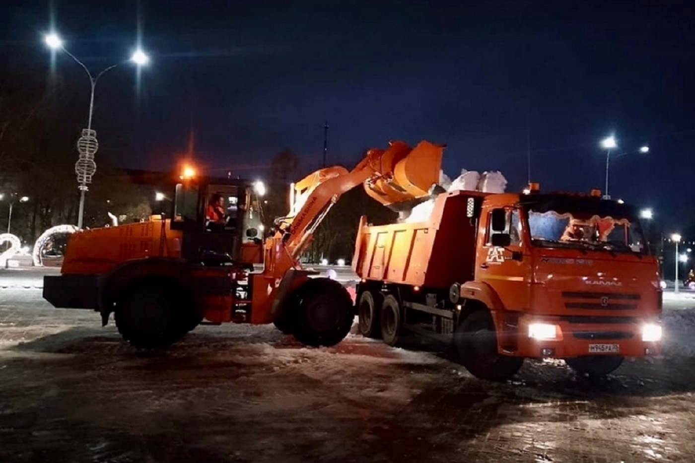Власти Череповца намерены добывать из снега тяжелые металлы и песок