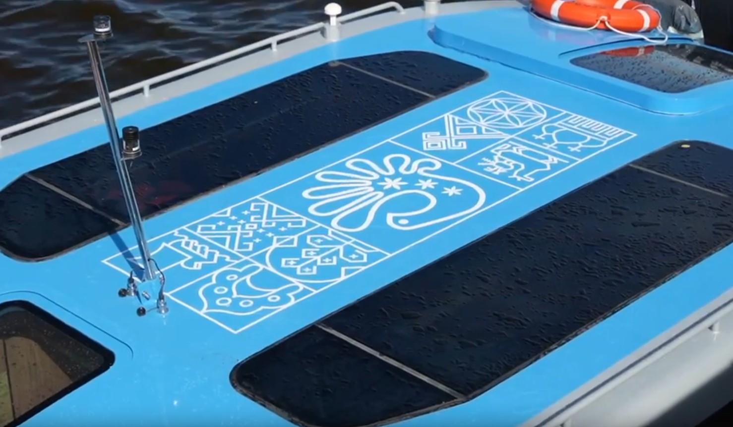 Речные трамвайчики направляются в Вологду