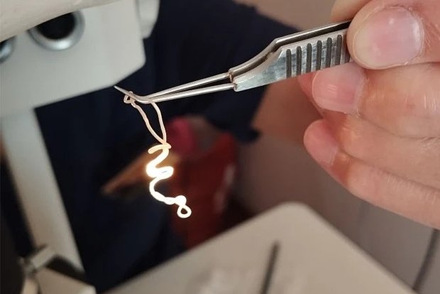 20-см червь в глазу после укуса комара – ужас