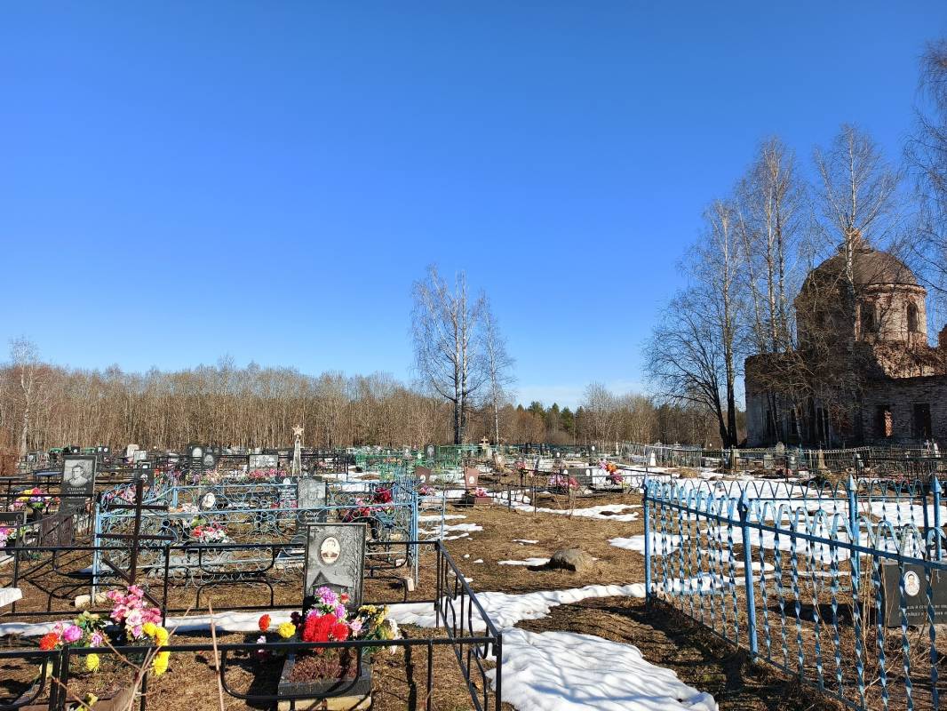 На Вологодчине приведут в порядок кладбища к Пасхе, Радонице и Дню Победы