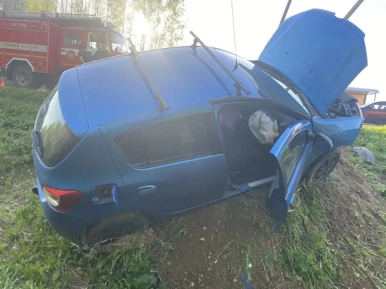 Под Череповцом водитель «Рено» погиб до приезда врачей