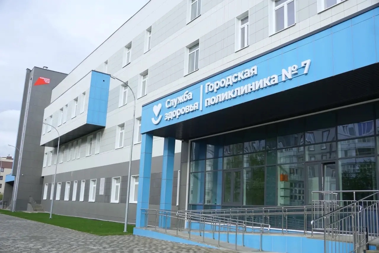 Министр Мурашко посетит новую поликлинику в Череповце, построенную за 2,4 млрд рублей