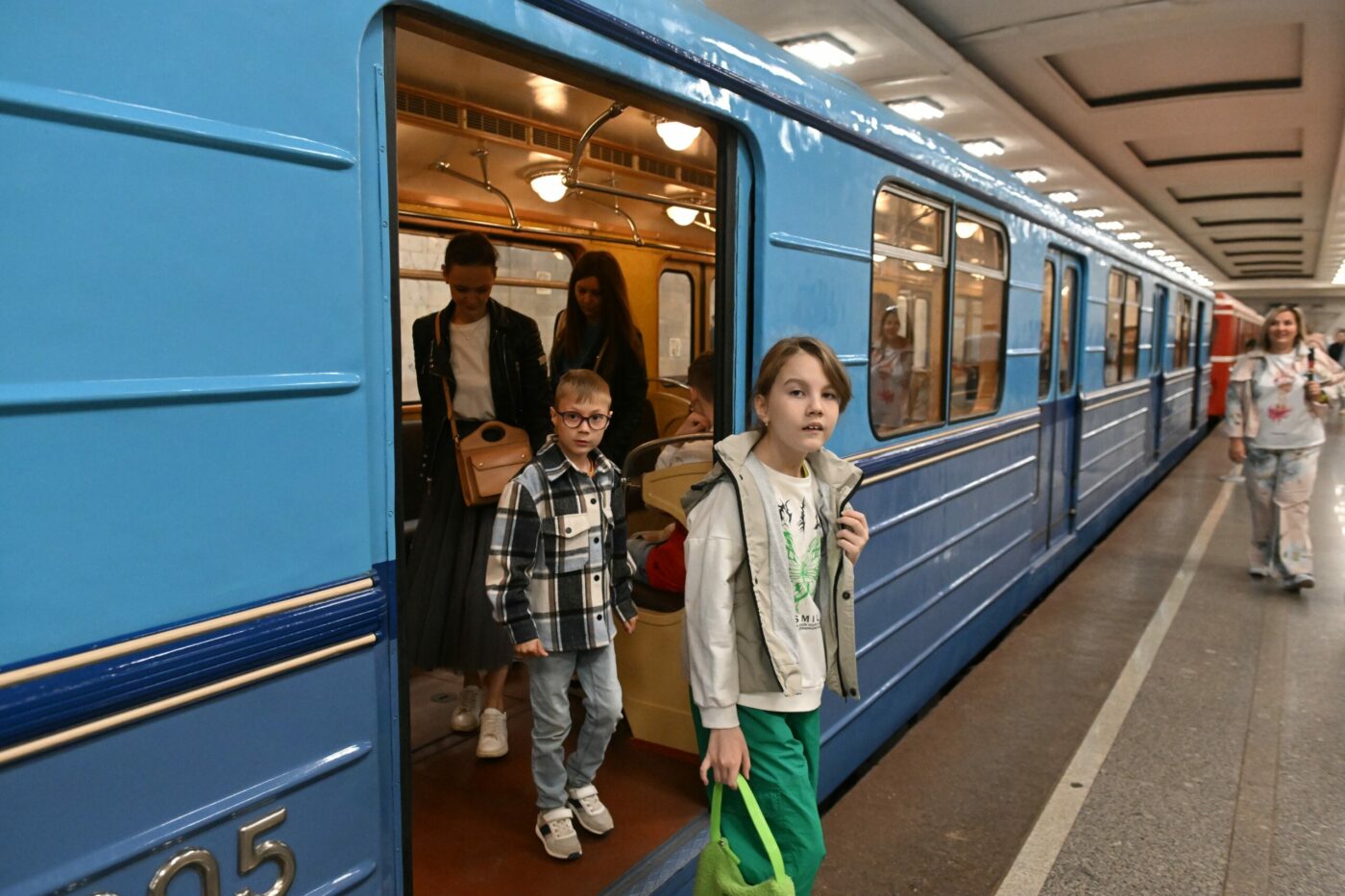 РЖД с 1 июня вводит новые правила проезда детей в возрасте от 10 до 16 лет в поездах