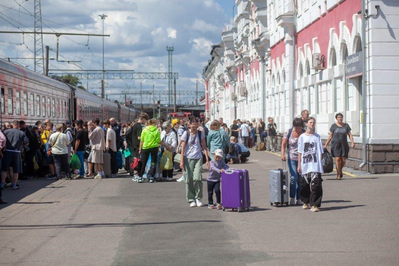 На Северной железной дороге открыли сезон летних пассажирских перевозок
