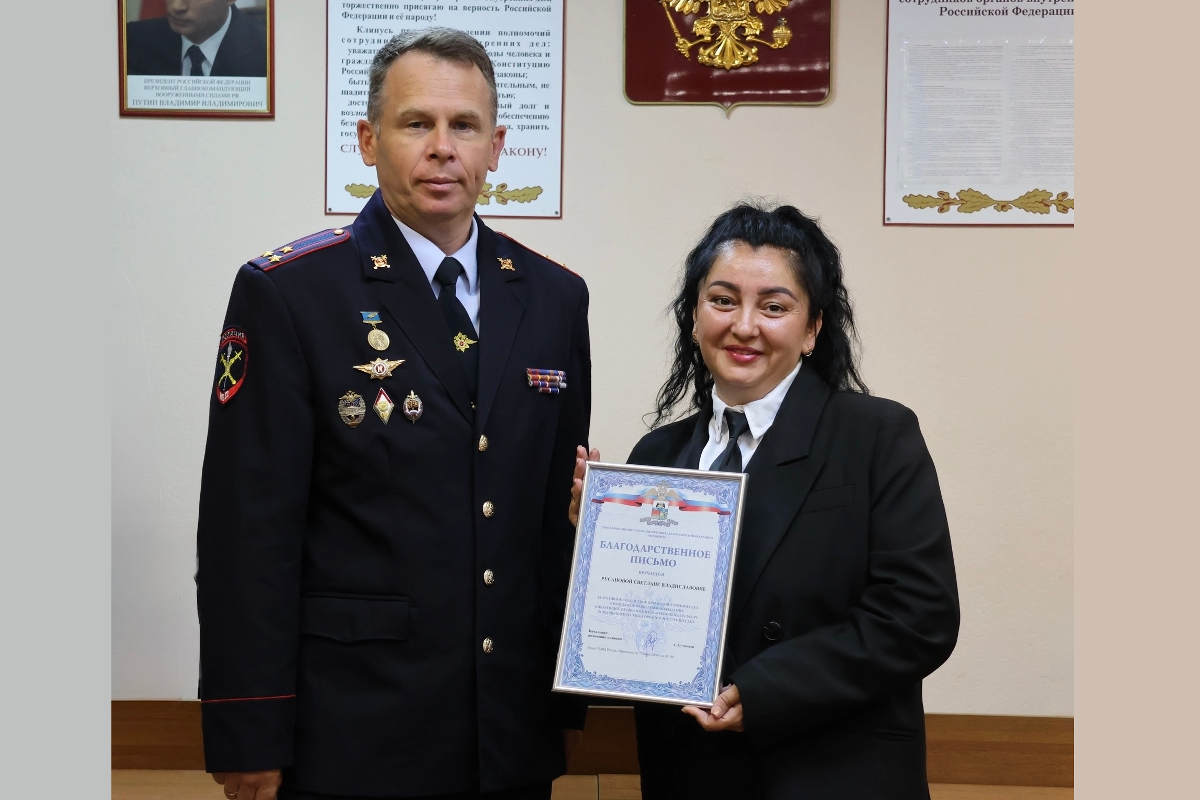 Сотрудница банка спасла бабаевскую старушку от потери 2,3 млн рублей