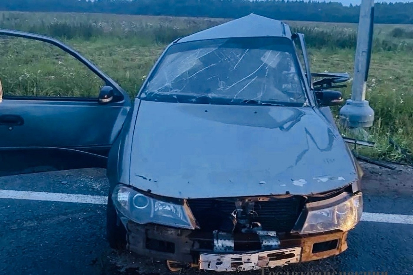 Грузовик раздавил легковушку под Череповцом