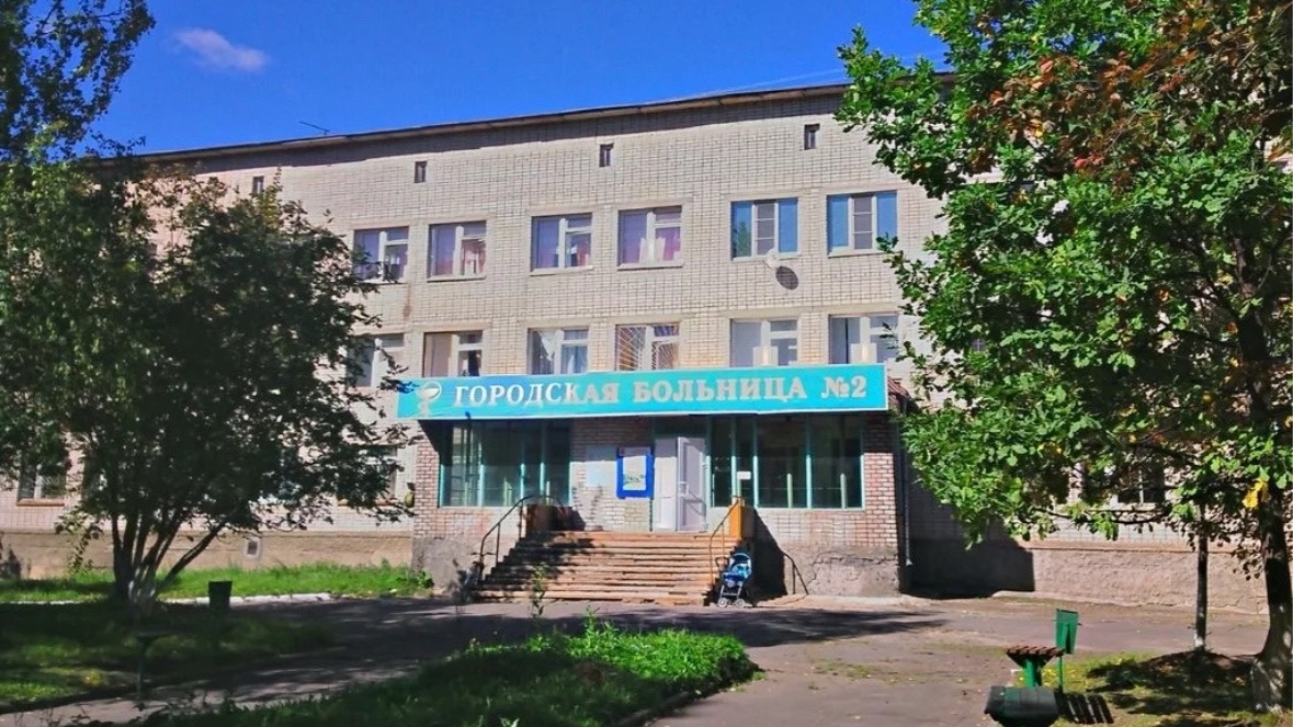В Вологде разбитая бутылка в кармане самокатчика пробила ему диафрагму