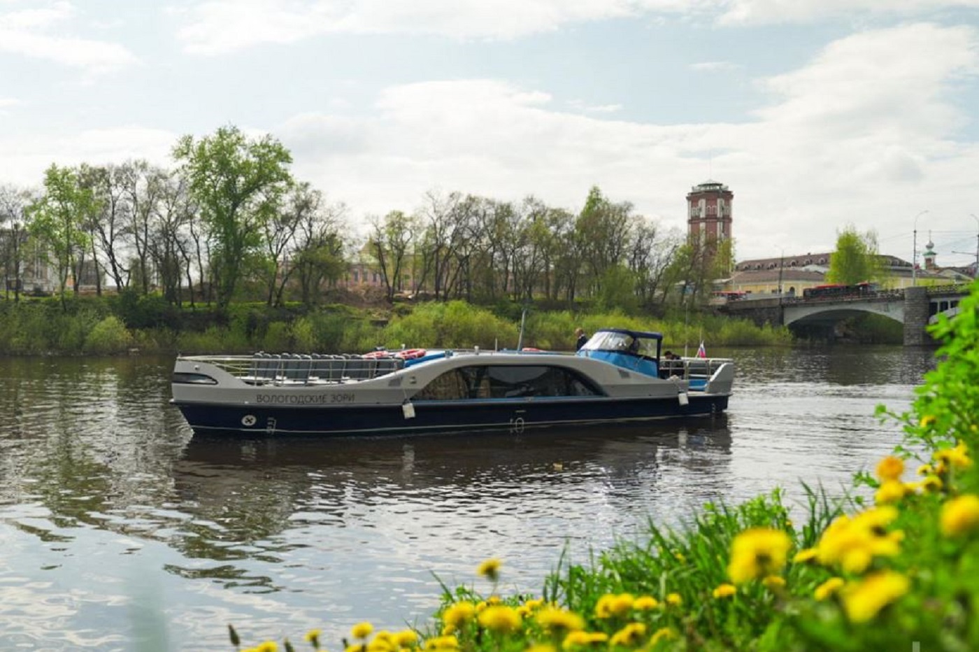 Вологжан вновь приглашают на прогулки на речных трамваях