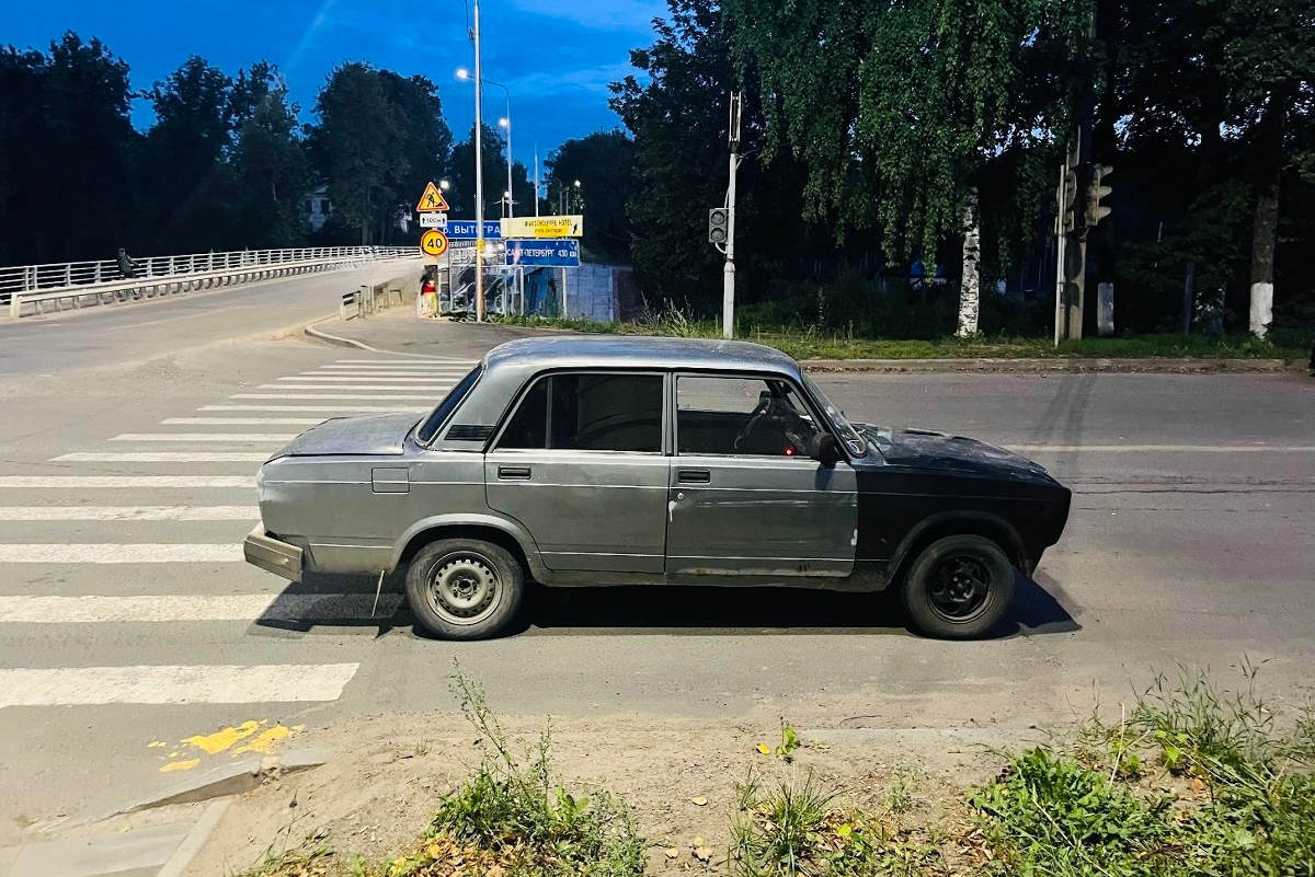 В Вытегре юноша на «ВАЗе» сбил двух подростков на «зебре»