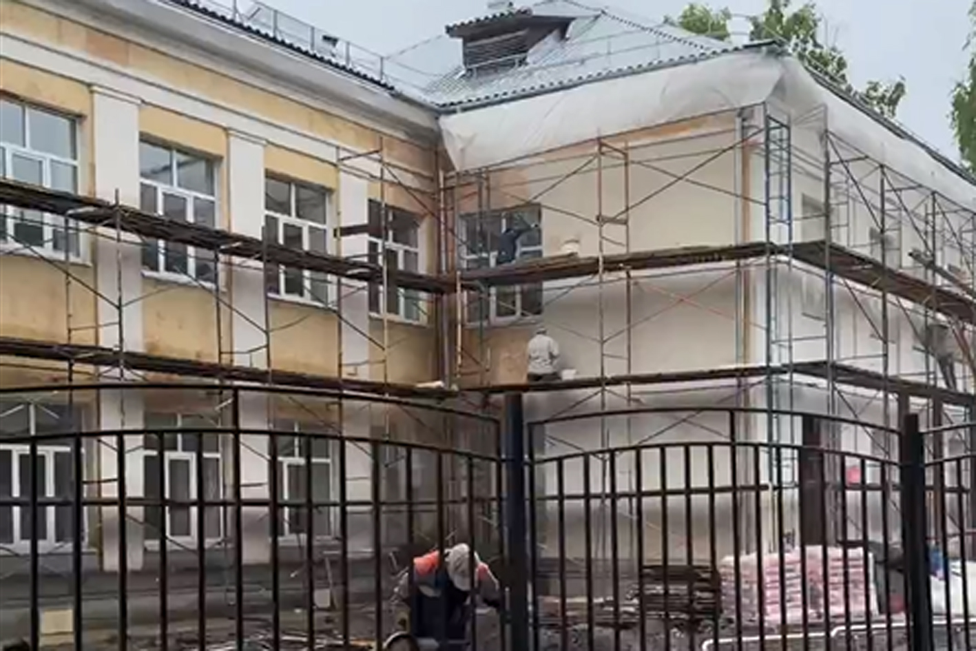 Школа №10 в центре Вологды обзаведется подсветкой