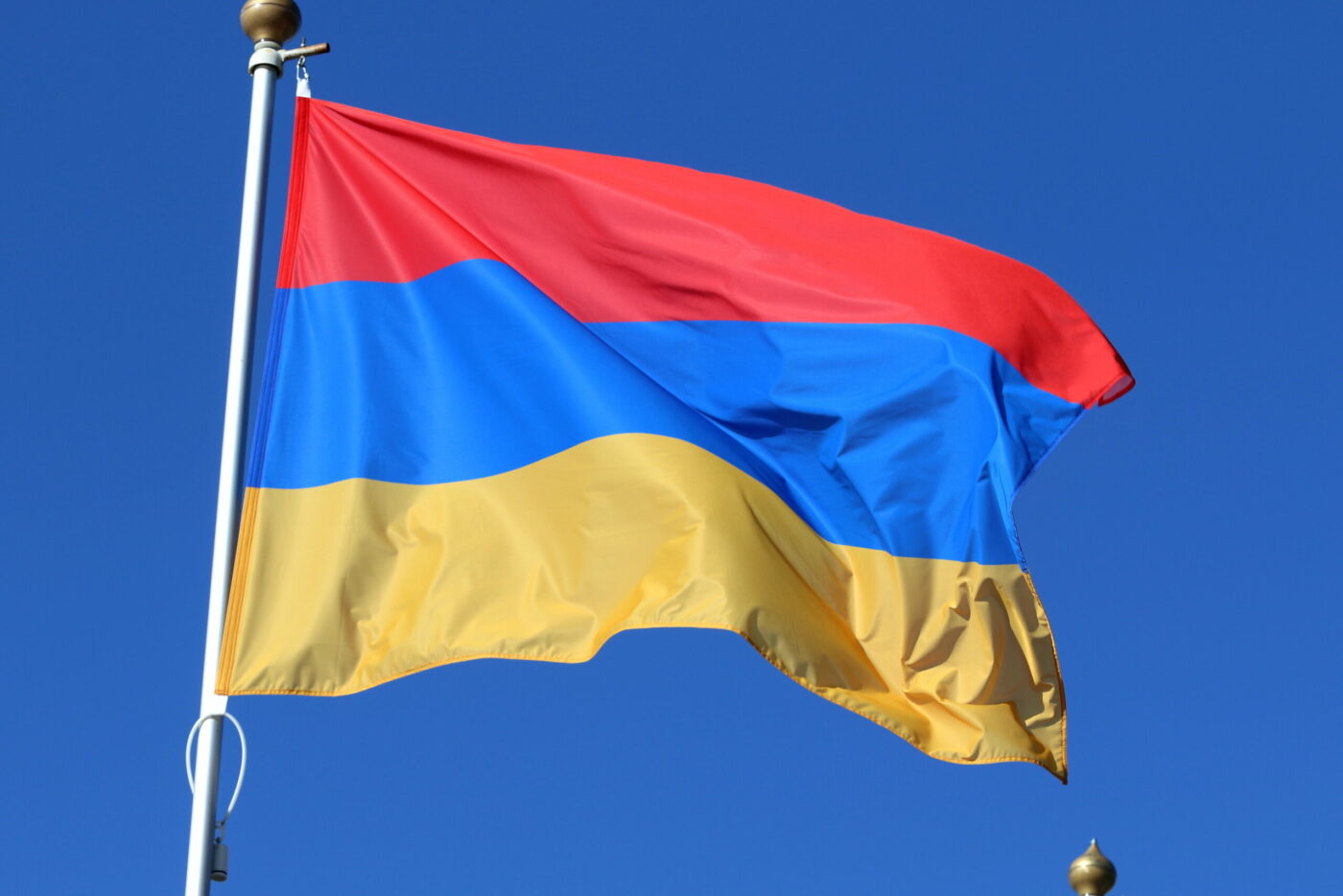 «Репарации с русских, долго и много»: жители Армении поддержали план Пашиняна взимать с России $2 млрд в год