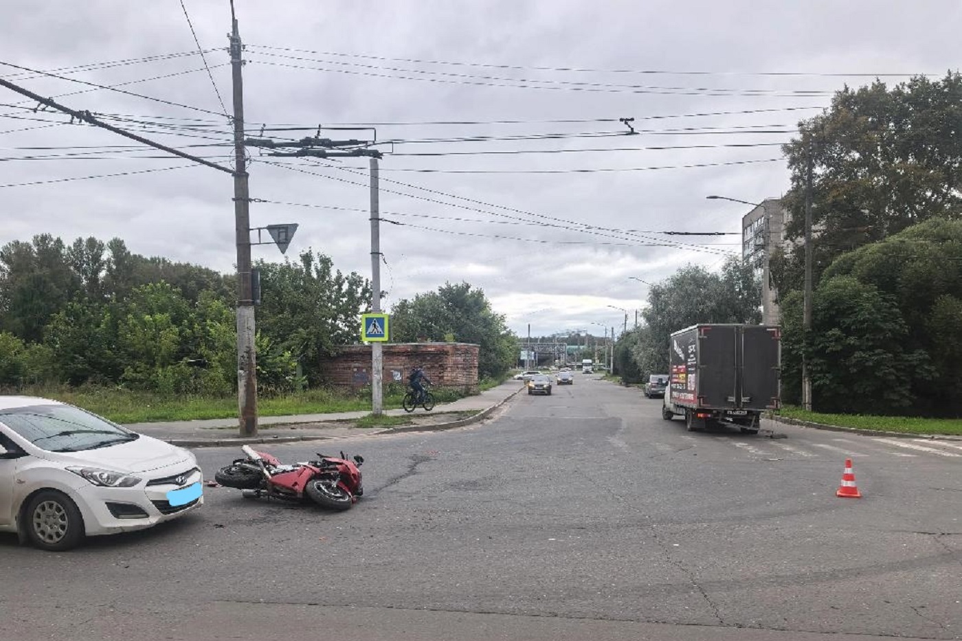 Мотоциклист попал в двойное ДТП в Вологде