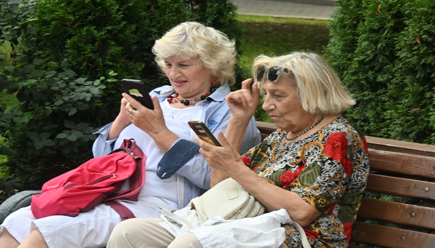 Дрожь в пальцах после 50: когда стоит бить тревогу и бежать к неврологу