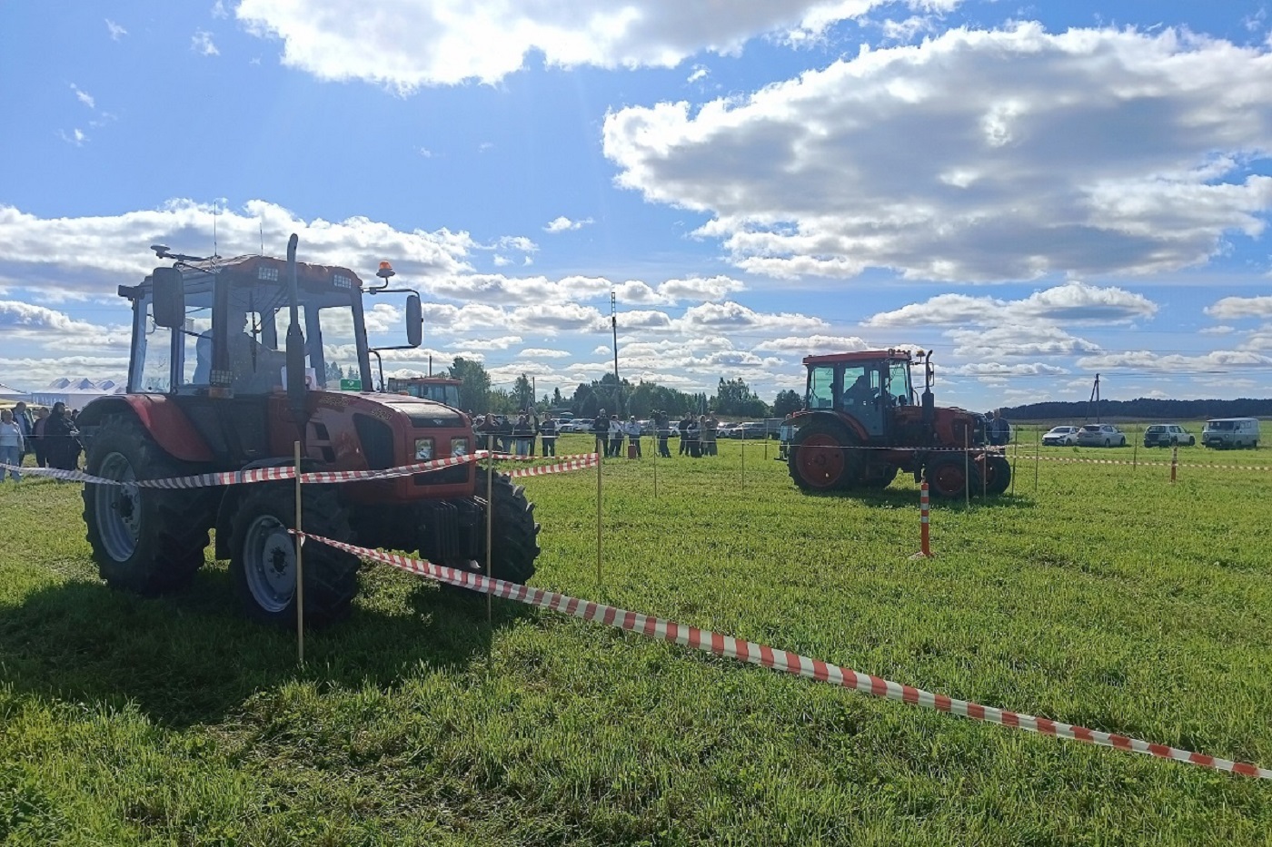 В Вологодской области выбрали лучшего тракториста и пилота