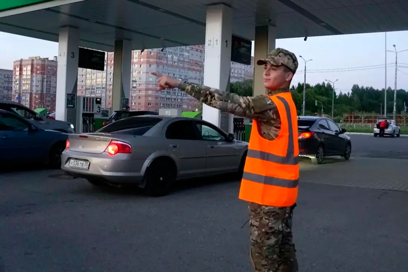 В Вологде и Череповце на АЗС работают волонтёры