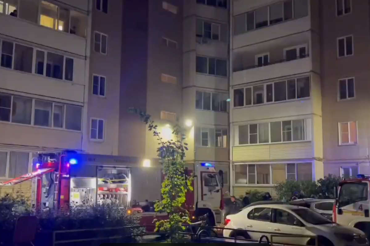 В Вологде из задымлённой многоэтажки на Рабочей спасли 23 человека