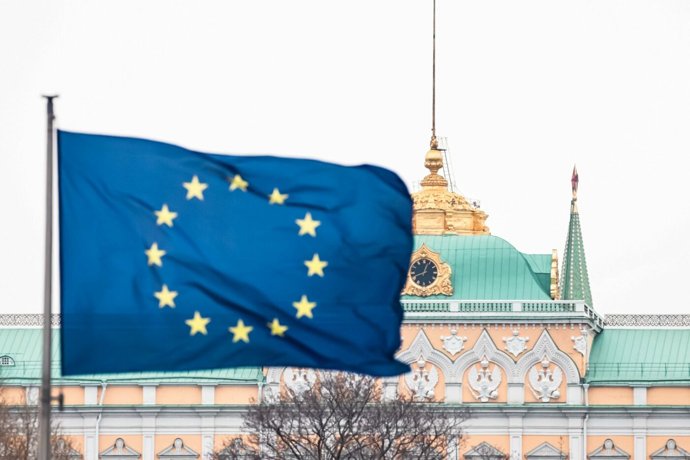 Роковая ошибка ЕС в отношении российских миллиардеров Алишера Усманова и Михаила Фридмана. Заплатить придется всем