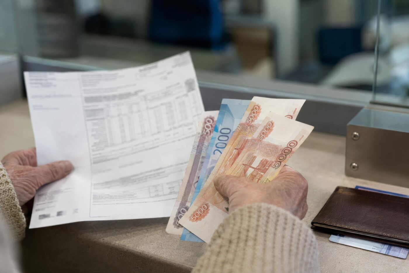 «Удавка затягивается?»: россияне не сдержали эмоций по поводу роста тарифов ЖКХ выше инфляции вдвое