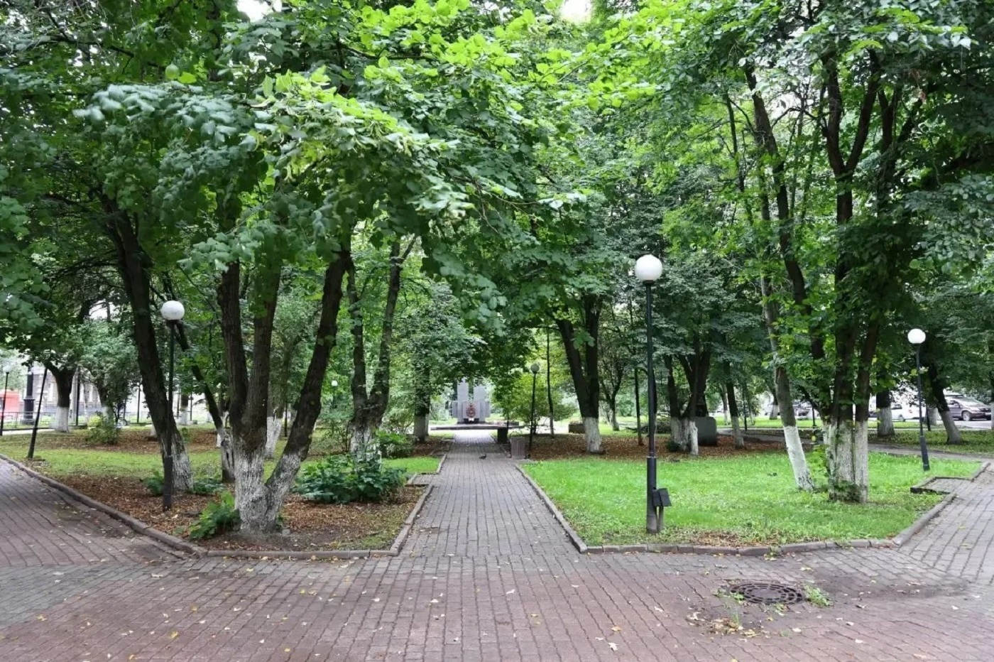 В Вологде отремонтируют сквер у театра для детей и молодежи