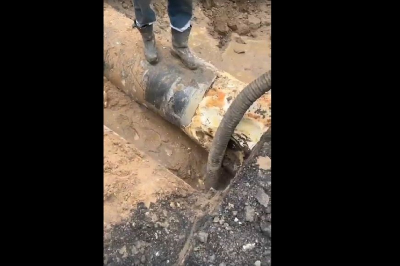 В центре Вологды прорвало теплосети
