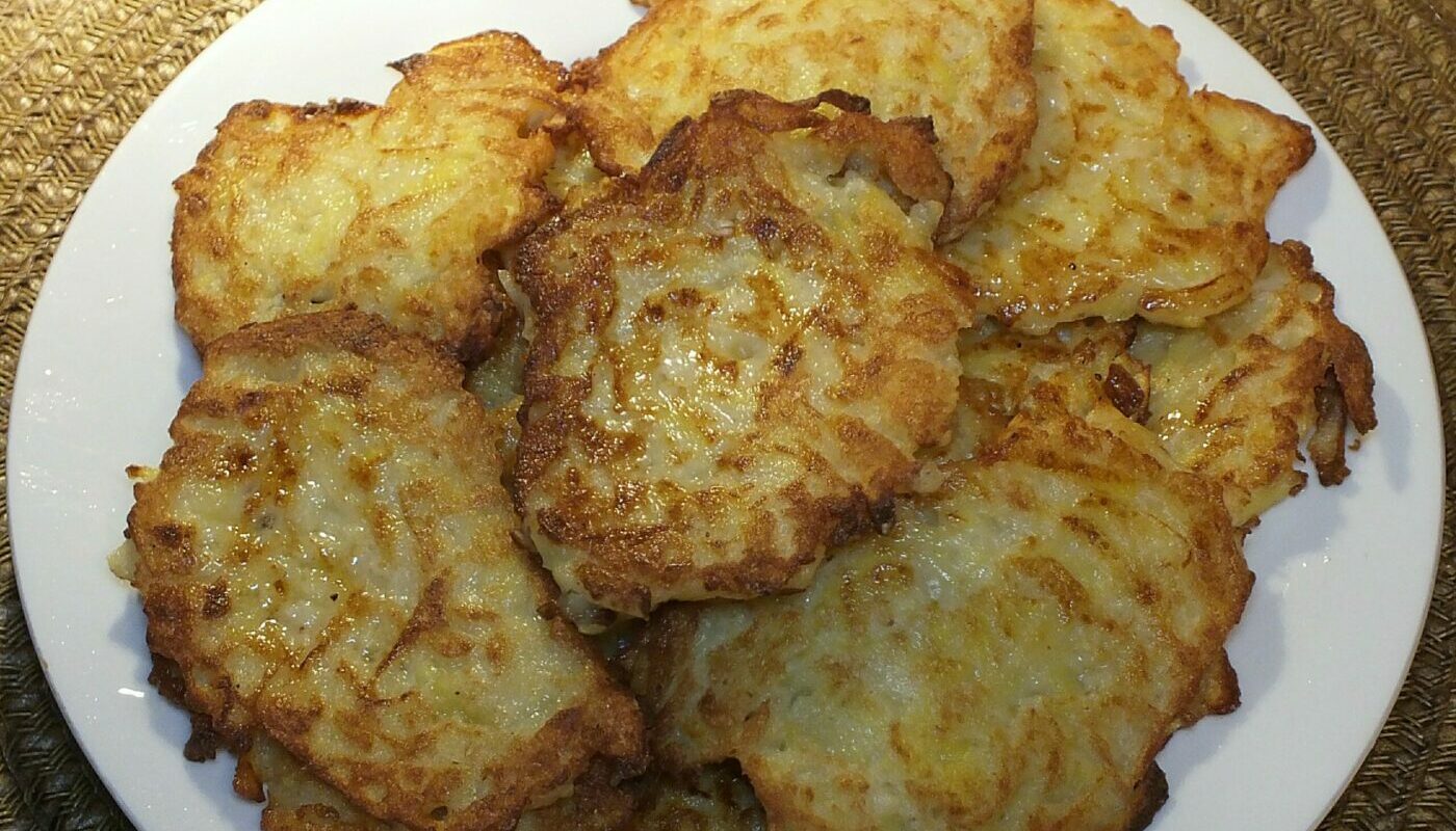 Сибирские «Колдуны» без муки и яиц: картофельные драники с сытной начинкой