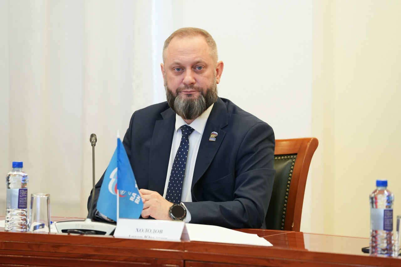 Вологодский депутат намерен помочь школьнице получить заработанные деньги