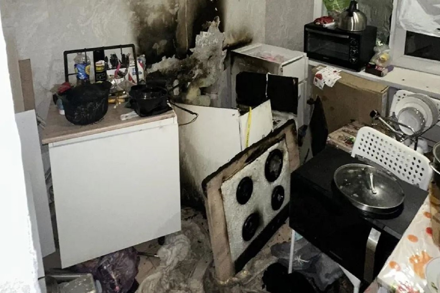 Восемь человек эвакуировались в Череповце во время пожара в многоквартирном доме