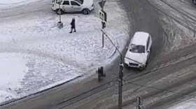 В Вологде водитель неустановленного авто сбил пенсионерку на пешеходном переходе и скрылся